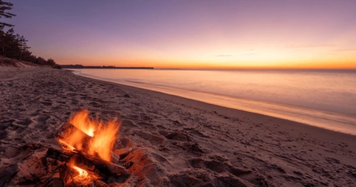 Moonlit Swims & Bonfire Nights: The Magic of After-Dark Beach Adventures 🌙🔥🏝️